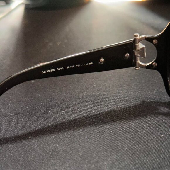 Gucci Black and silver sunglasses - Picture 6 of 6